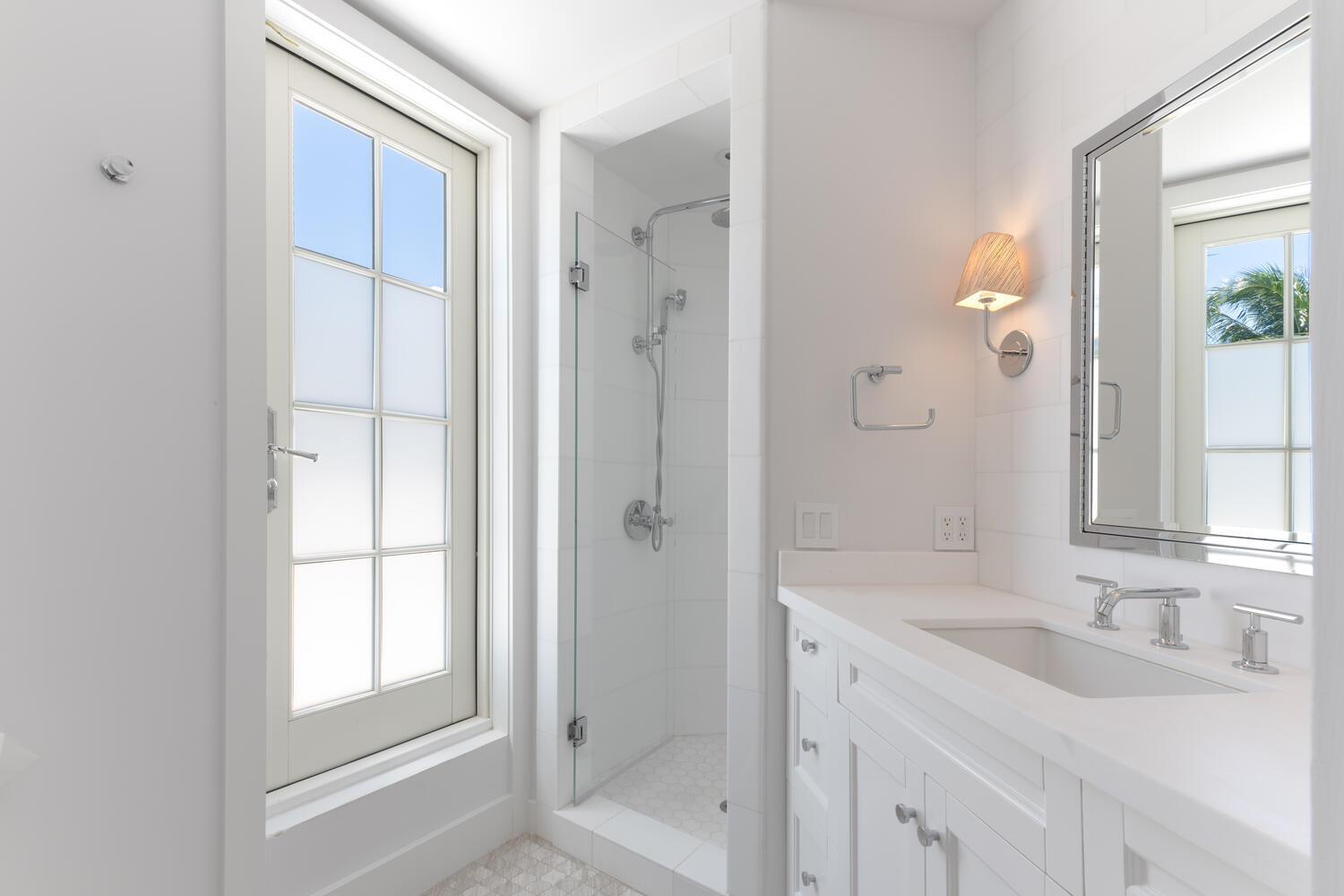 ROYAL PARK - Residential Lease