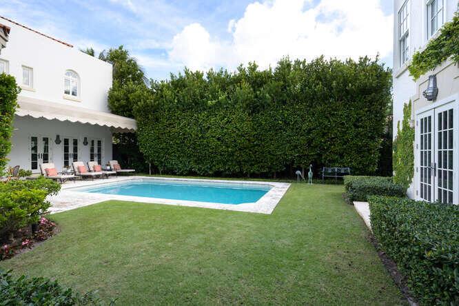 ROYAL PARK - Residential Lease