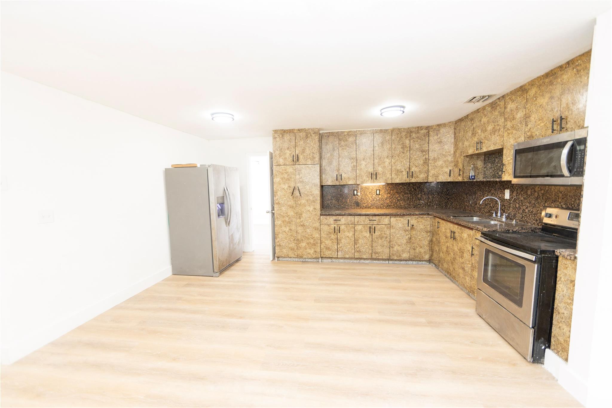 Faulkner Park 37-38 B - Residential Lease