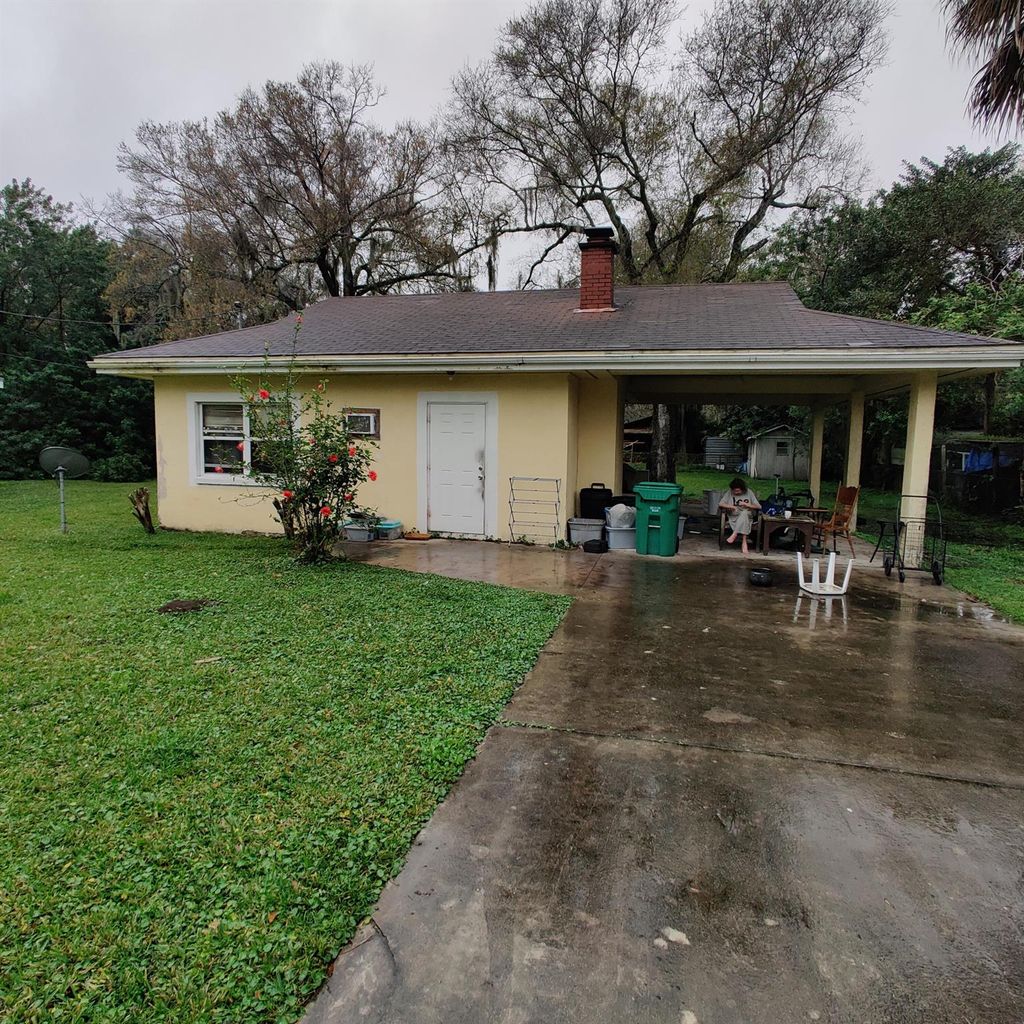 Photo of 2403 S 38th Street, Fort Pierce, FL 34981 (MLS # R10950750)