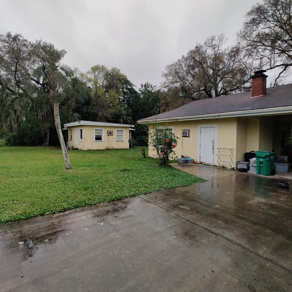 Photo of 2403 S 38th Street, Fort Pierce, FL 34981 (MLS # R10950750)