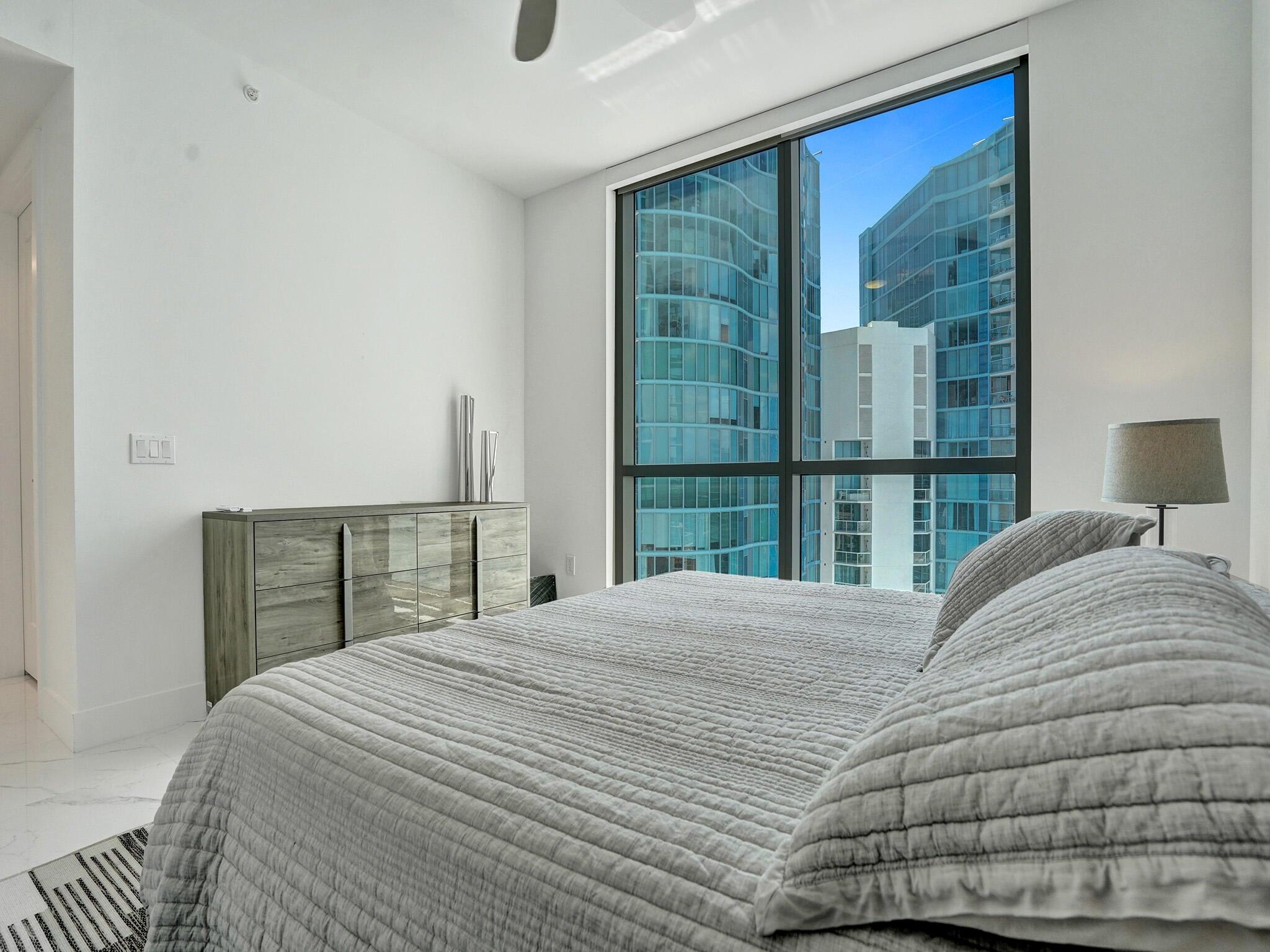 100 Las Olas - Residential Lease