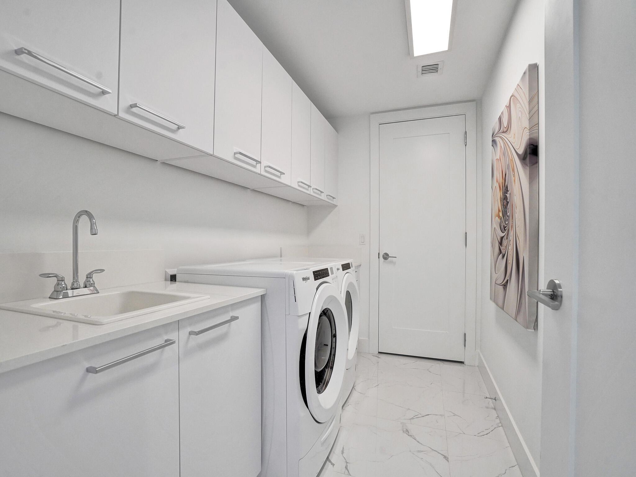 100 Las Olas - Residential Lease