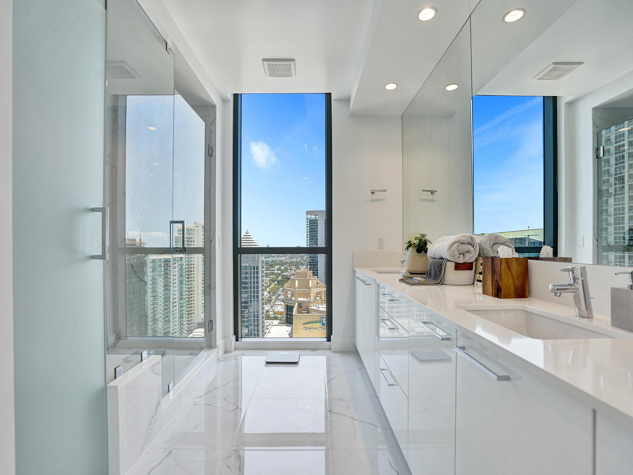100 Las Olas - Residential Lease