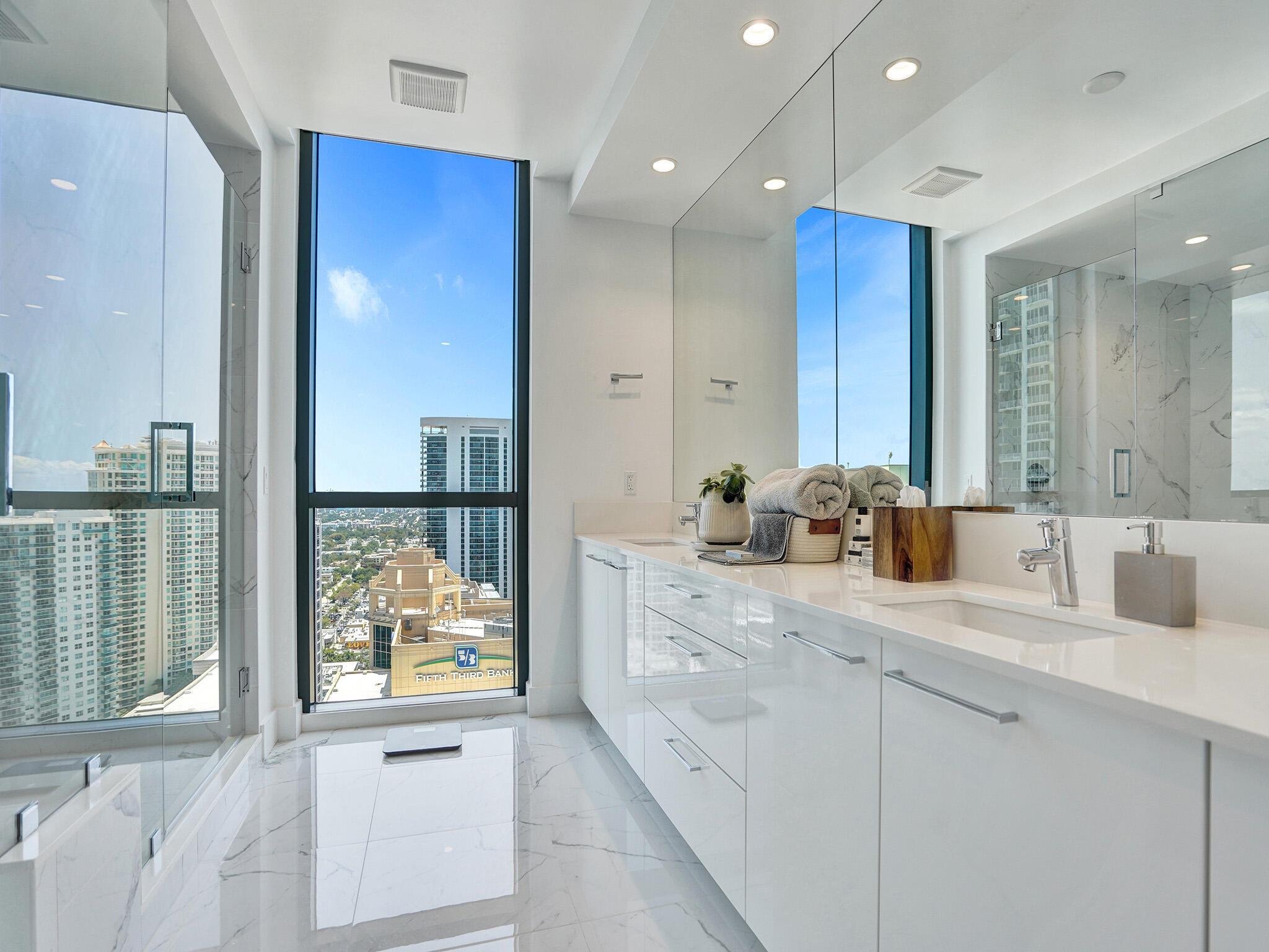 100 Las Olas - Residential Lease