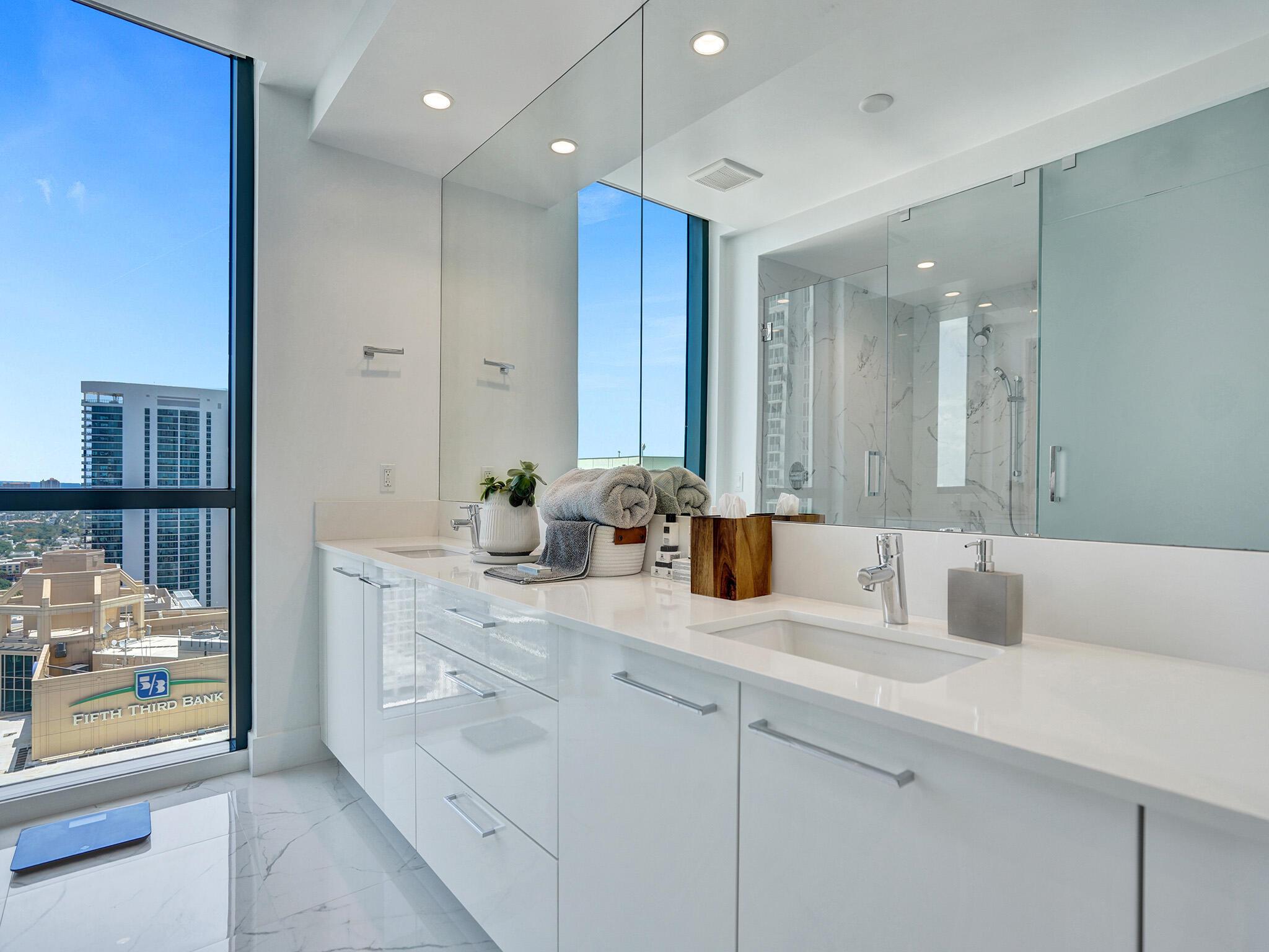 100 Las Olas - Residential Lease