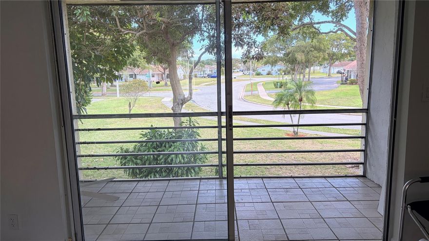 Very spacious, clean and freshly painted unit at Lakewood on the Green. This 1 bed/1.5 bath condo features: tile floors in living areas and wood floors in master bedroom, updated kitchen with granite counter tops, spacious  master bath with walk in closet. Near many shopping plazas, dining and major roadways. Community pool, tennis, and exercise room. Call today for details!