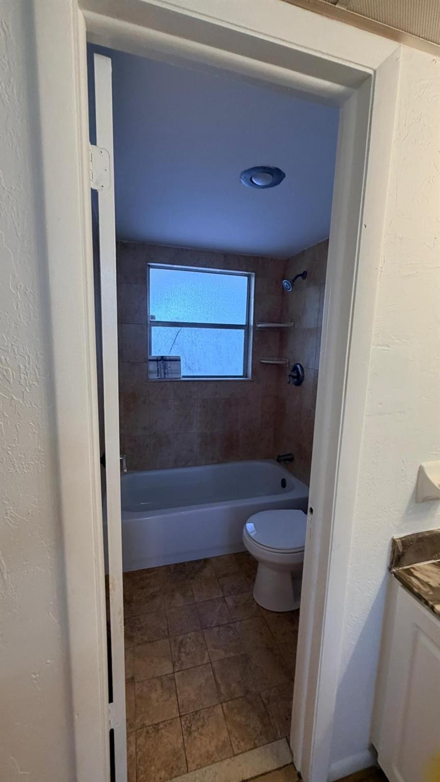 Lakewood On The Green 1 C - Residential Lease