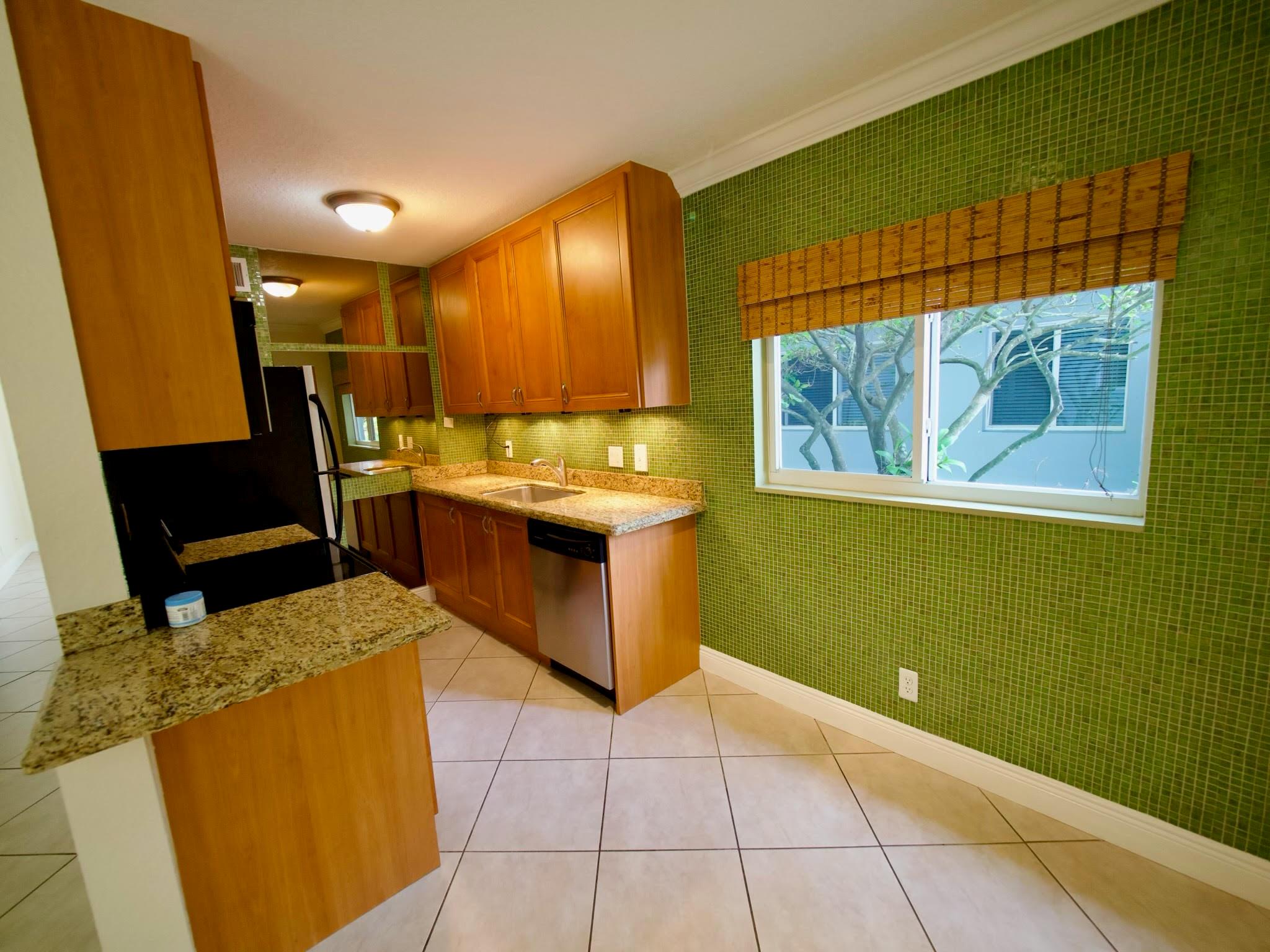 1460 NE 18TH ST 104