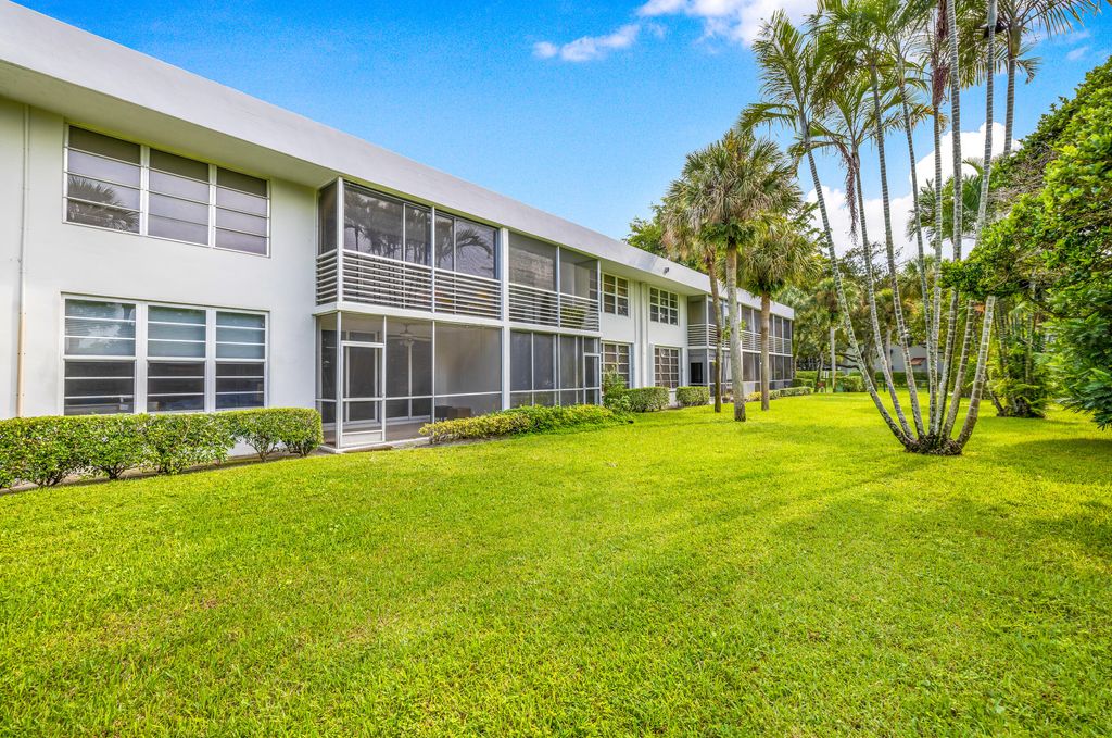 Photo of 4200 Oaks Terrace #104, Pompano Beach, FL 33069 (MLS # B26032003)