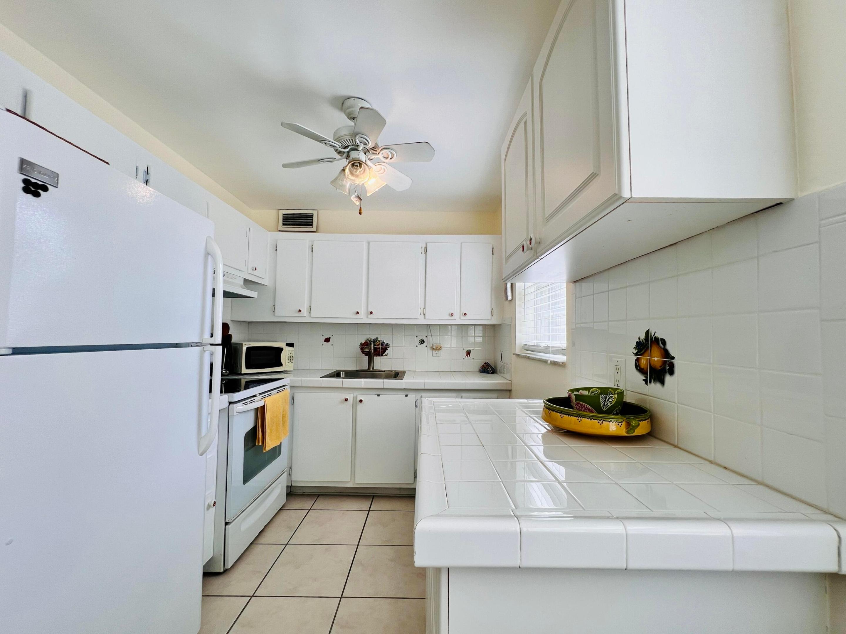 CENTURY VILLAGE - DORCHESTER CONDO - Residential