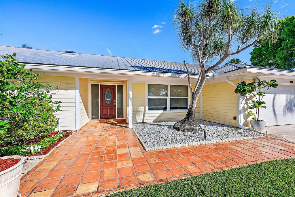 Photo of 8331 SE Quail Ridge Way, Hobe Sound, FL 33455 (MLS # R10963066)