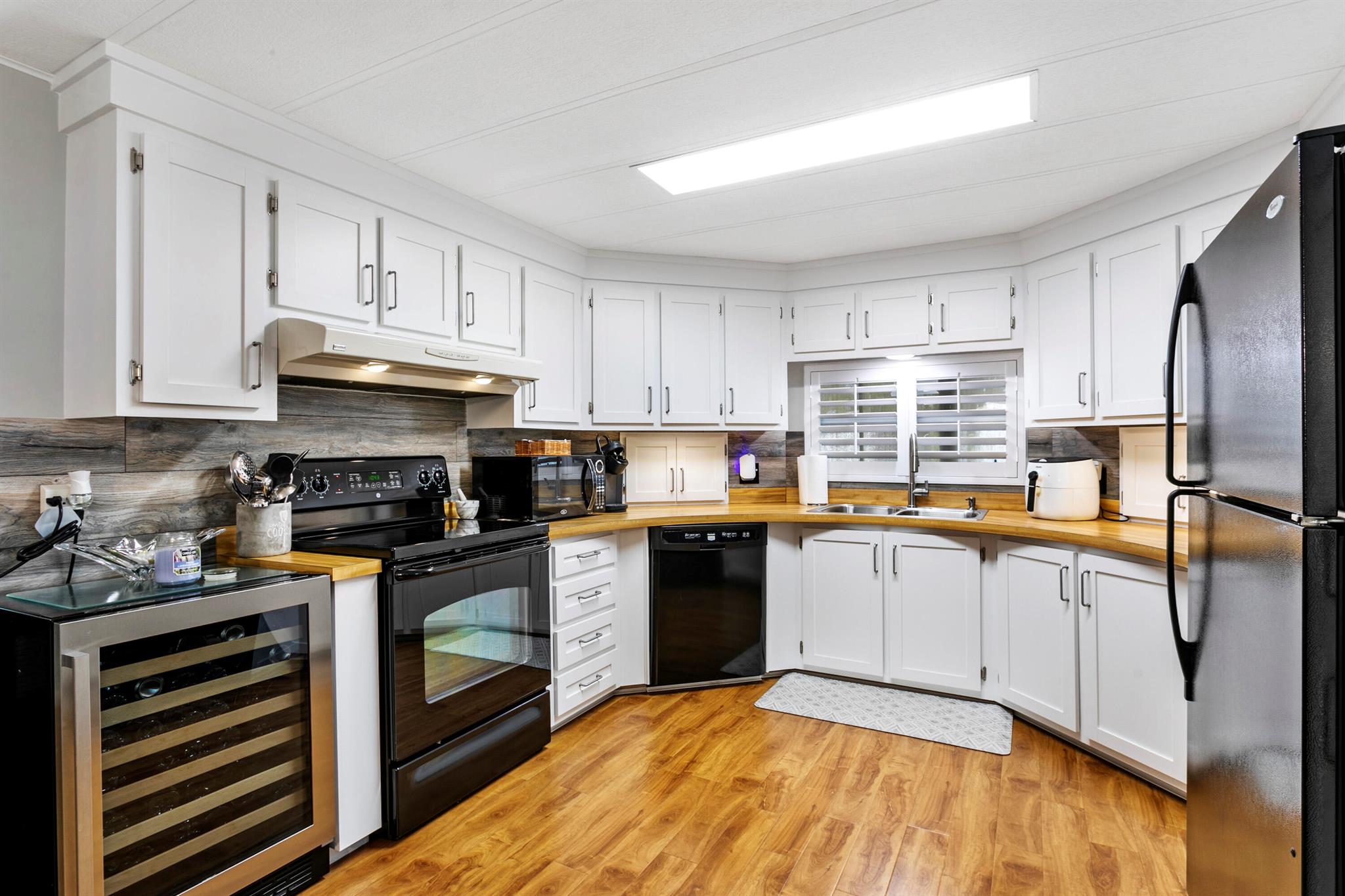 JAMAICA BAY MOBILE HOME C - Residential