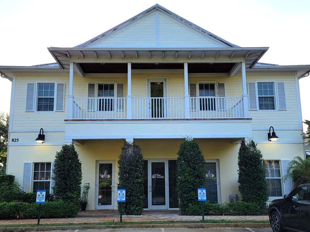 Photo of 829 18TH #C-2, Vero Beach, FL (MLS # B26068666)