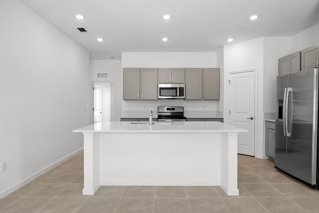 Photo of 965 Bent Creek Drive, Fort Pierce, FL 34947 (MLS # R11078086)