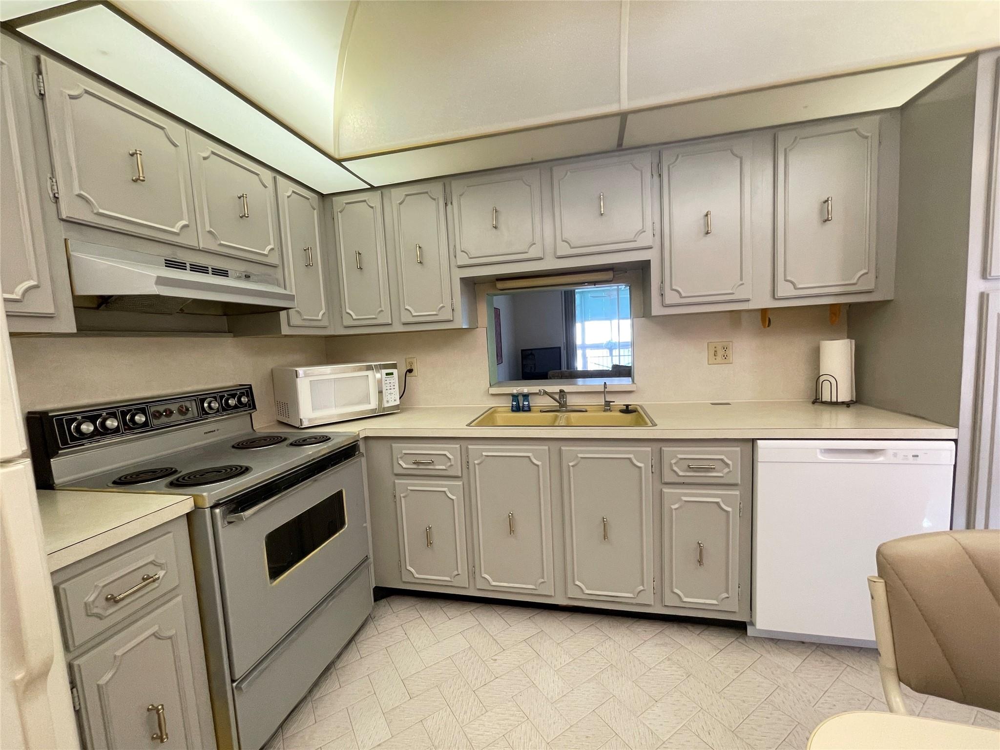 Meadow Brook Lakes - Residential