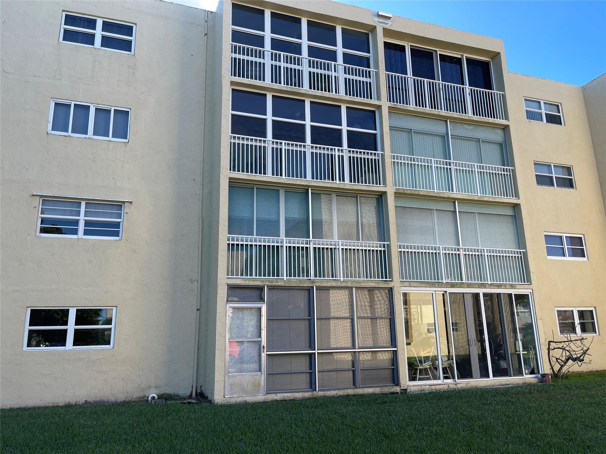 Meadow Brook Lakes - Residential