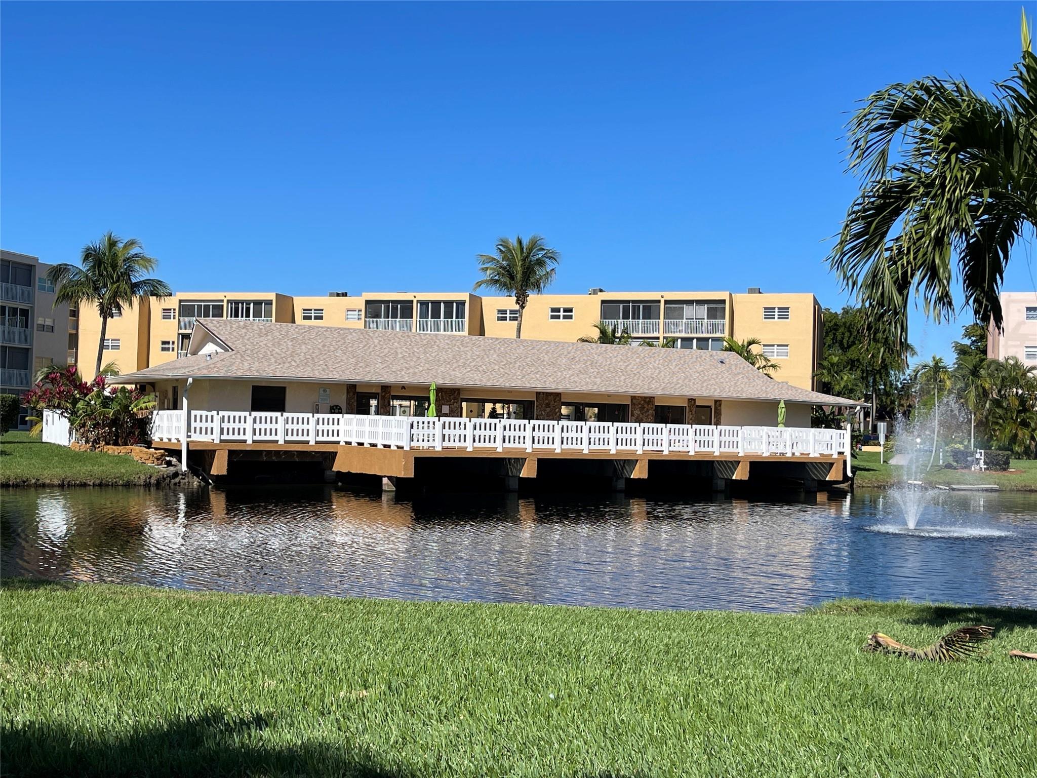 Meadow Brook Lakes - Residential