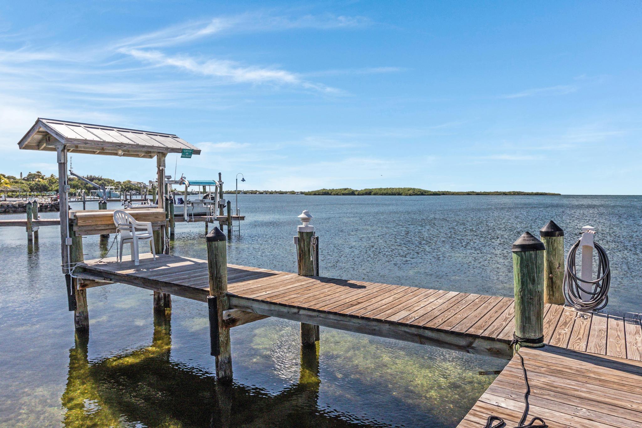 ANCHOR CONDOMINIUM - Residential