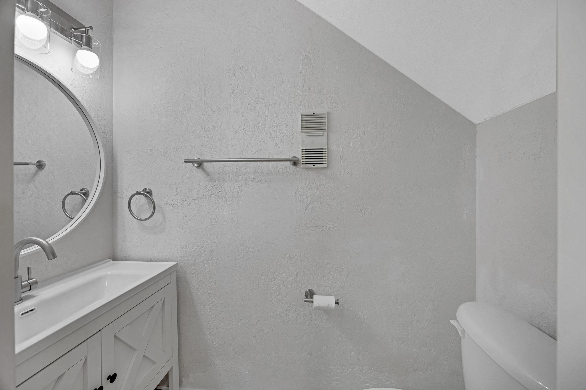 ANCHOR CONDOMINIUM - Residential