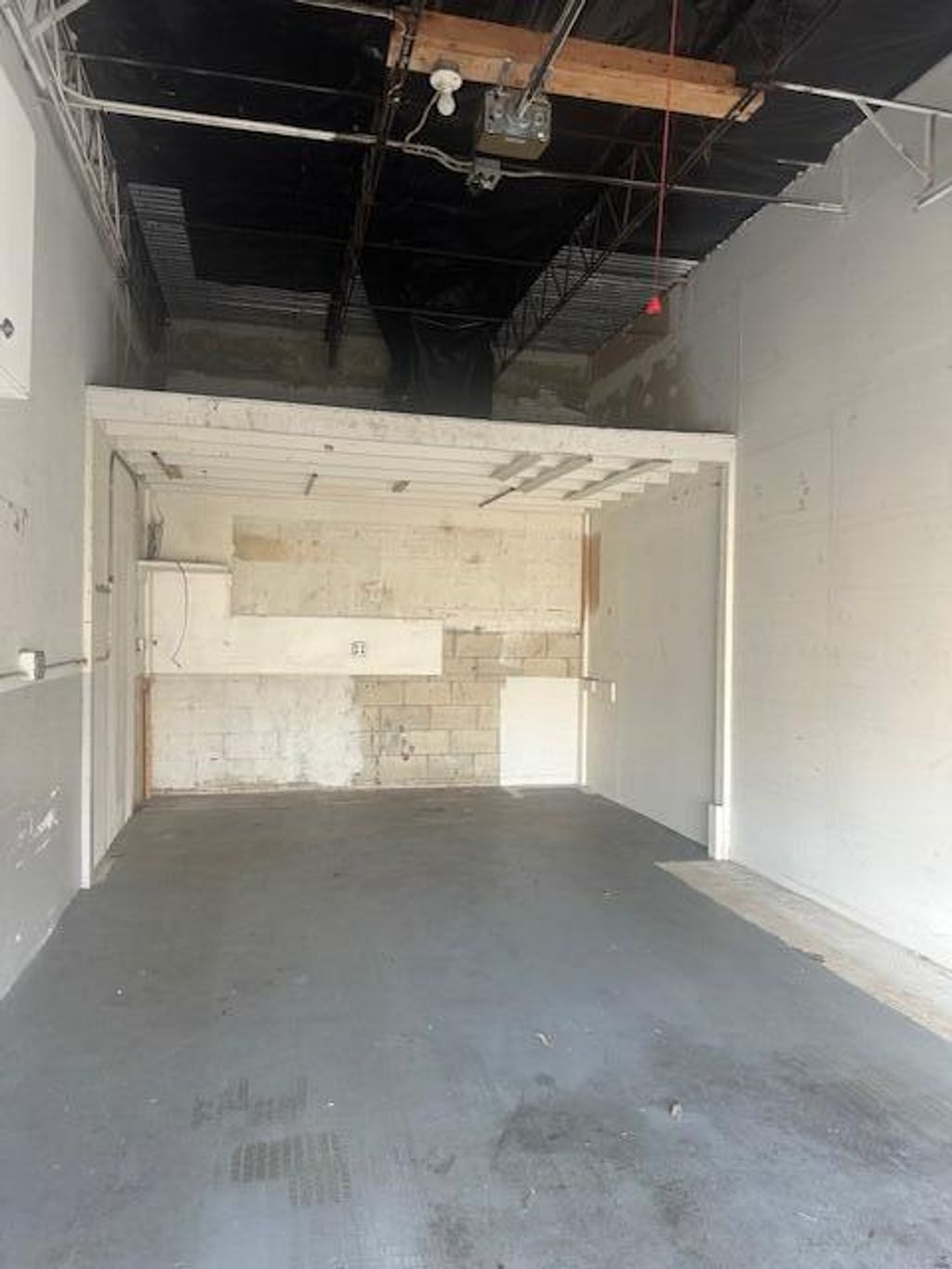 Photo of 860 NW 45th Street #15, Oakland Park, FL 33309 (MLS # B26016376)