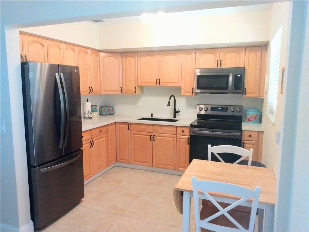 Sheridan Park 43-25 B - Residential