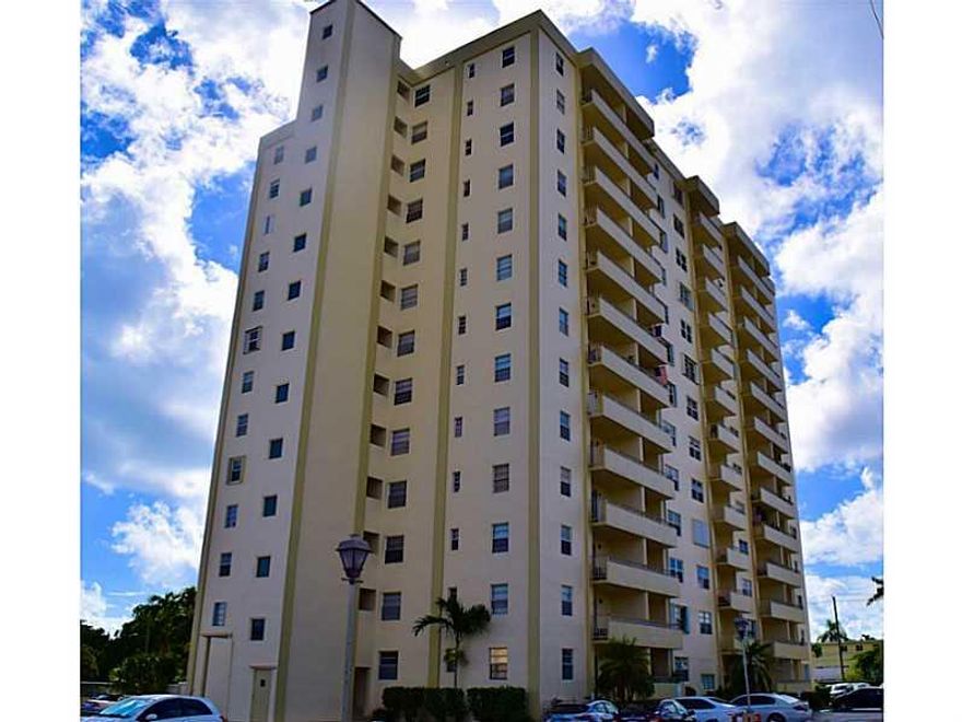 Fantastic High floor, eastern views, best side of the building.  Morning sun, afternoon shade. Very clean and wonderfully maintained, waiting for your special touches.  Pool area, great building, close to everything, low maintenance fees.  Walk to Galleri a Mall, restaurants, shops and movie theater and walking distance to the beach as well.