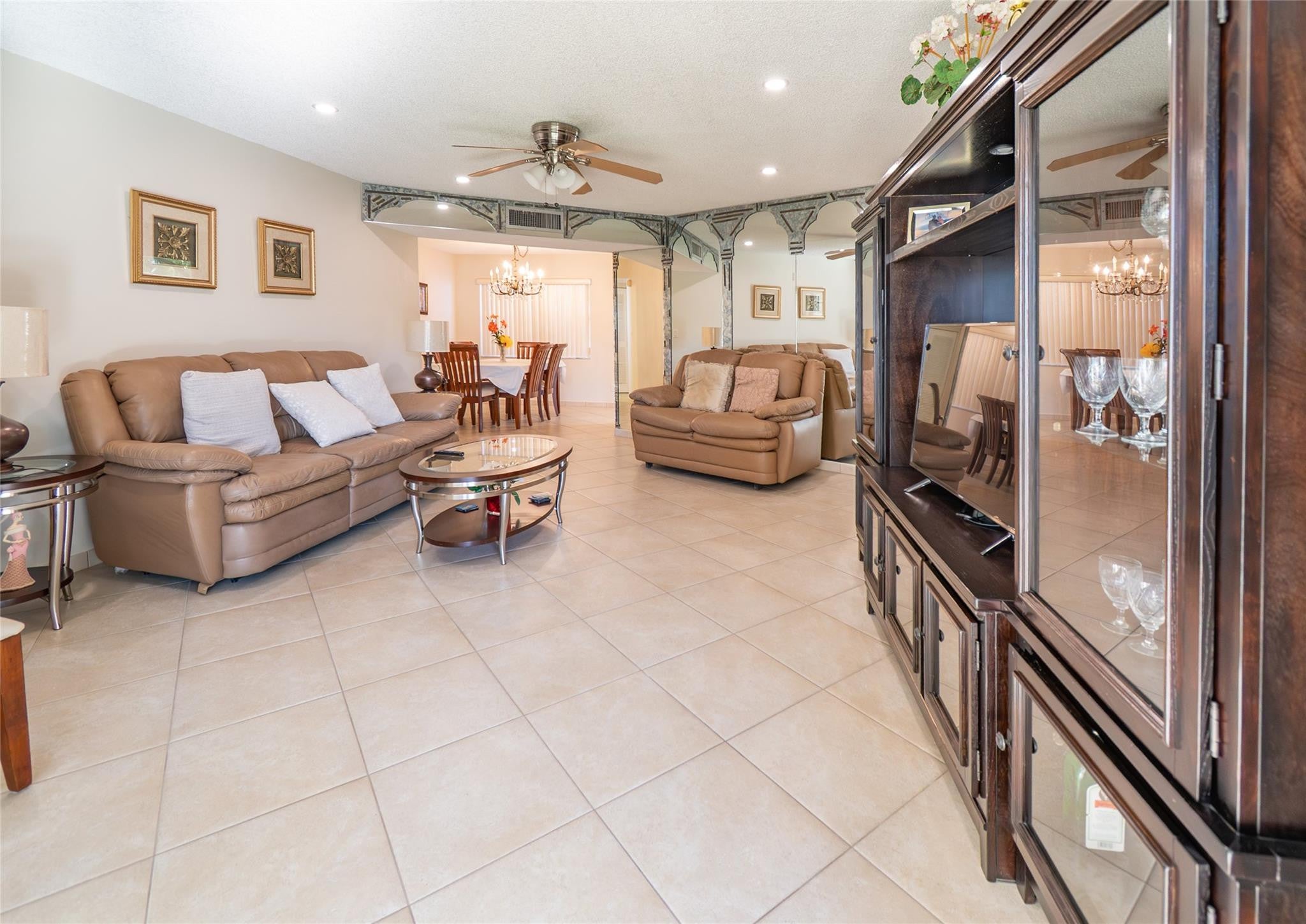 4000 NW 44th Avenue 208, Lauderdale Lakes FL 33319