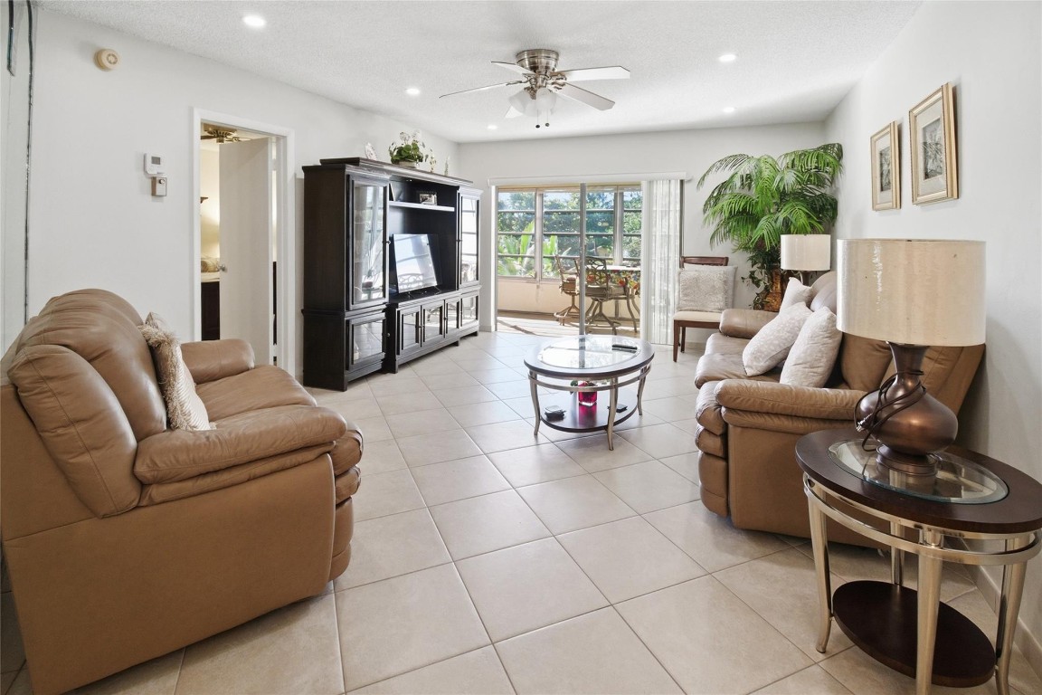 4000 NW 44th Avenue 208