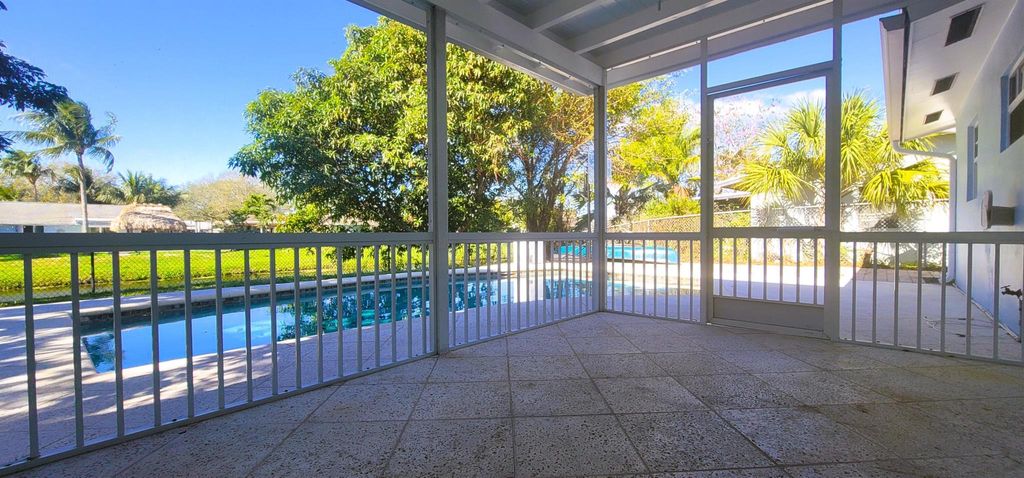 Photo of 549 Riverside Drive, Palm Beach Gardens, FL 33410 (MLS # R10952469)