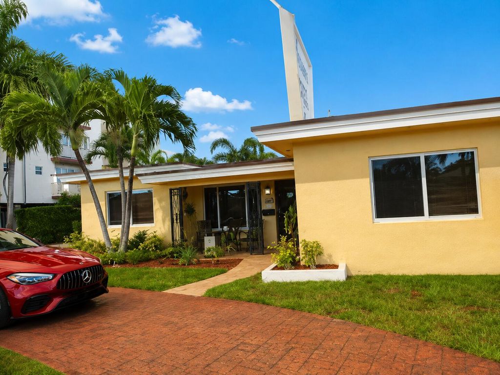Photo of 1743 RODMAN Street, Hollywood, FL 33020 (MLS # B26055680)