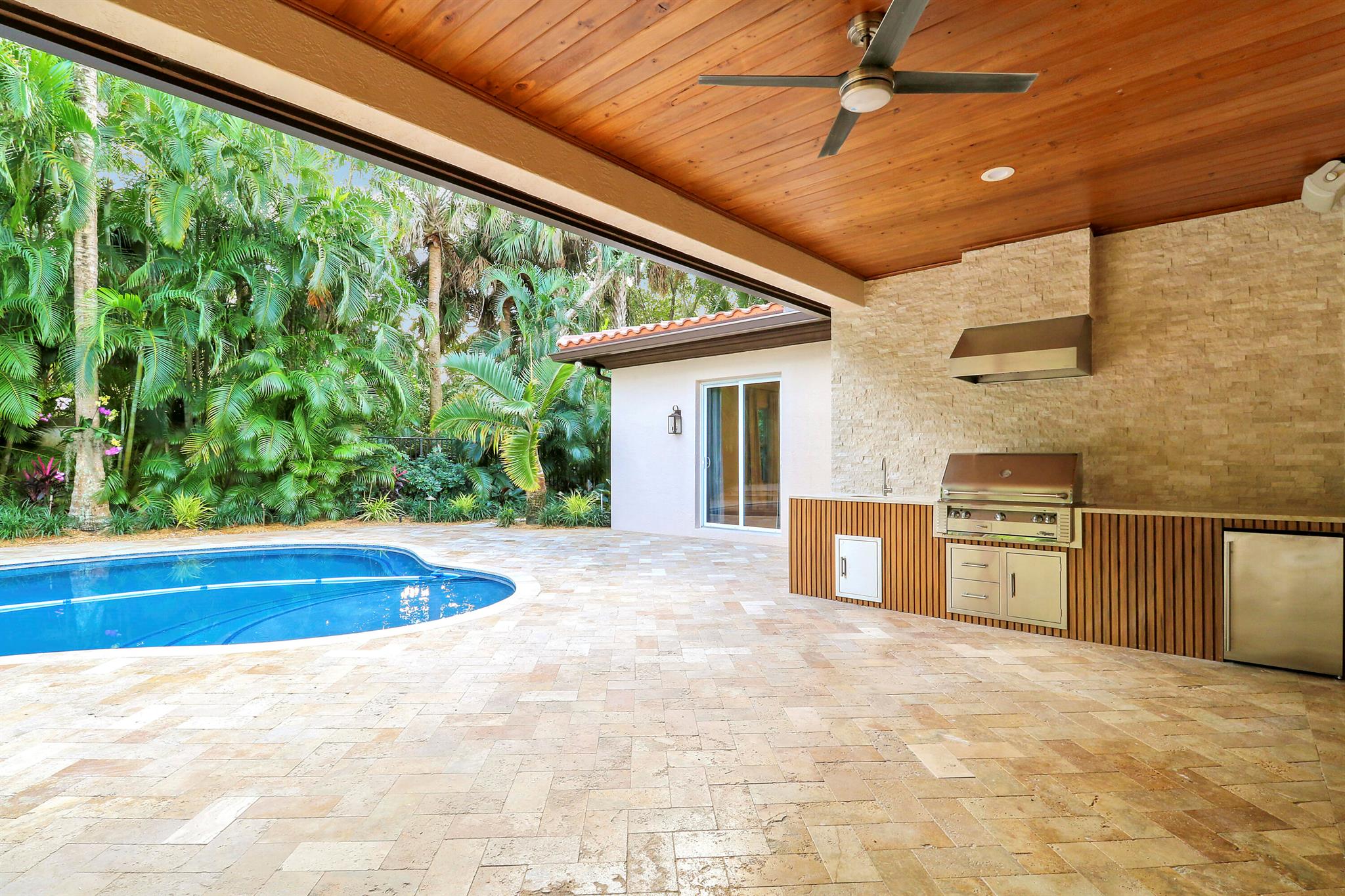 VALENCIA AT ABACOA - Residential Lease