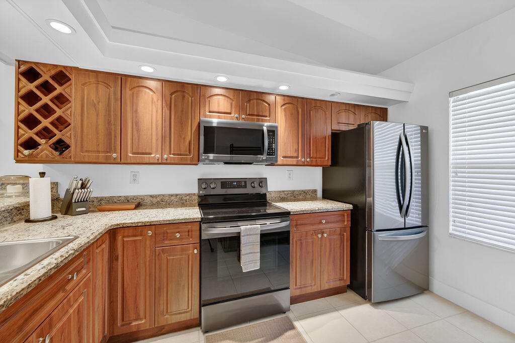 SABAL RIDGE CONDO - Residential Lease