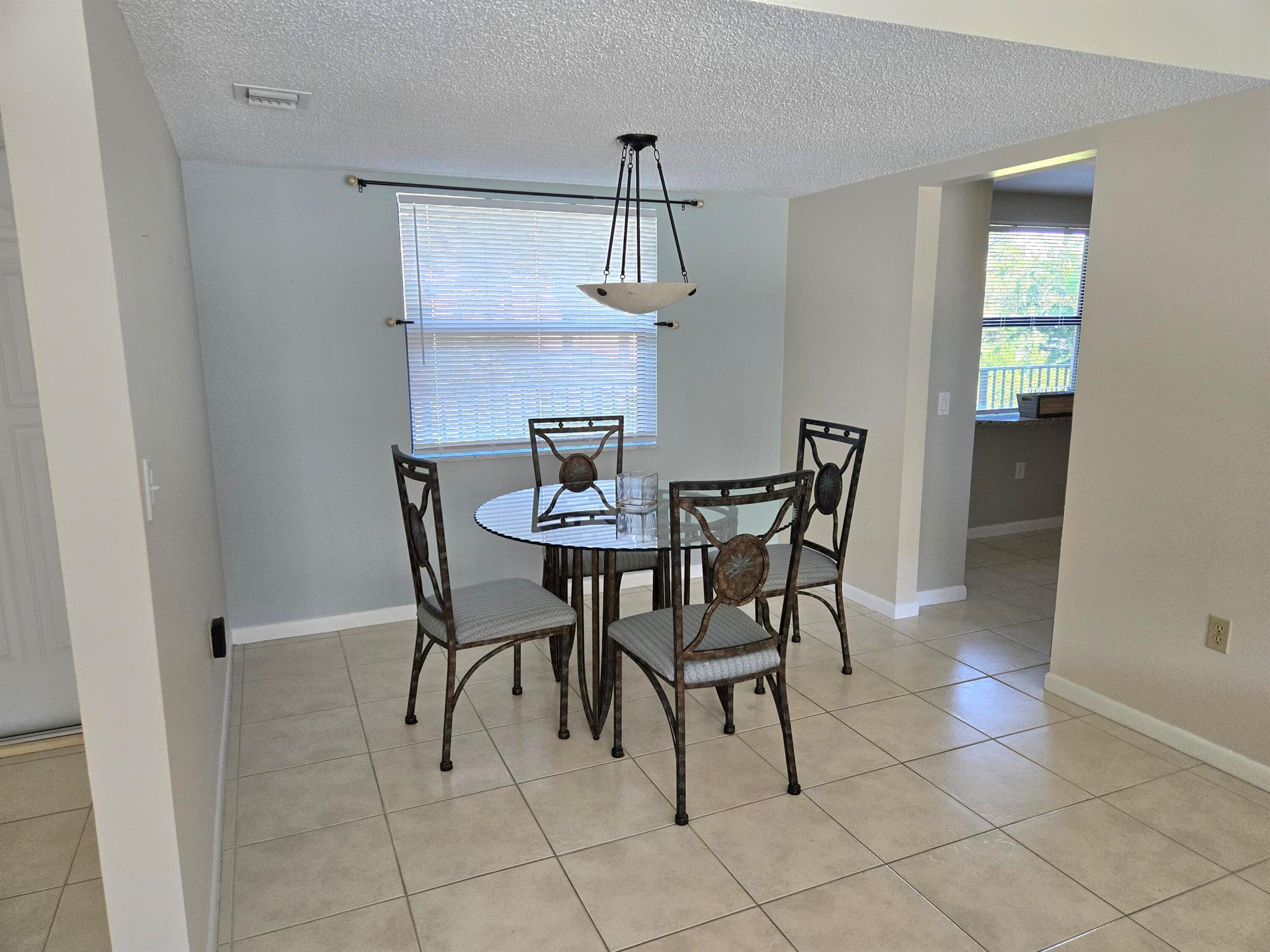 2424 N Federal Highway 207