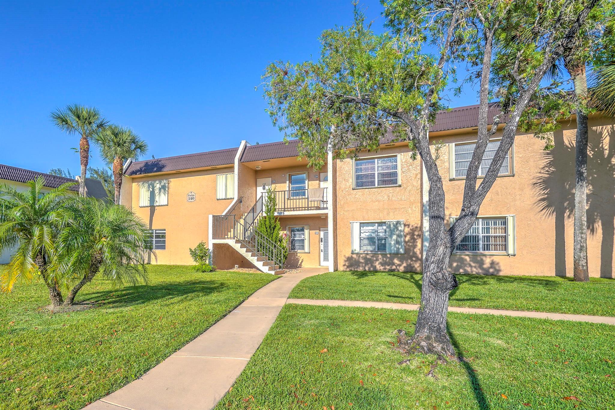 140 Lake Meryl Drive 133