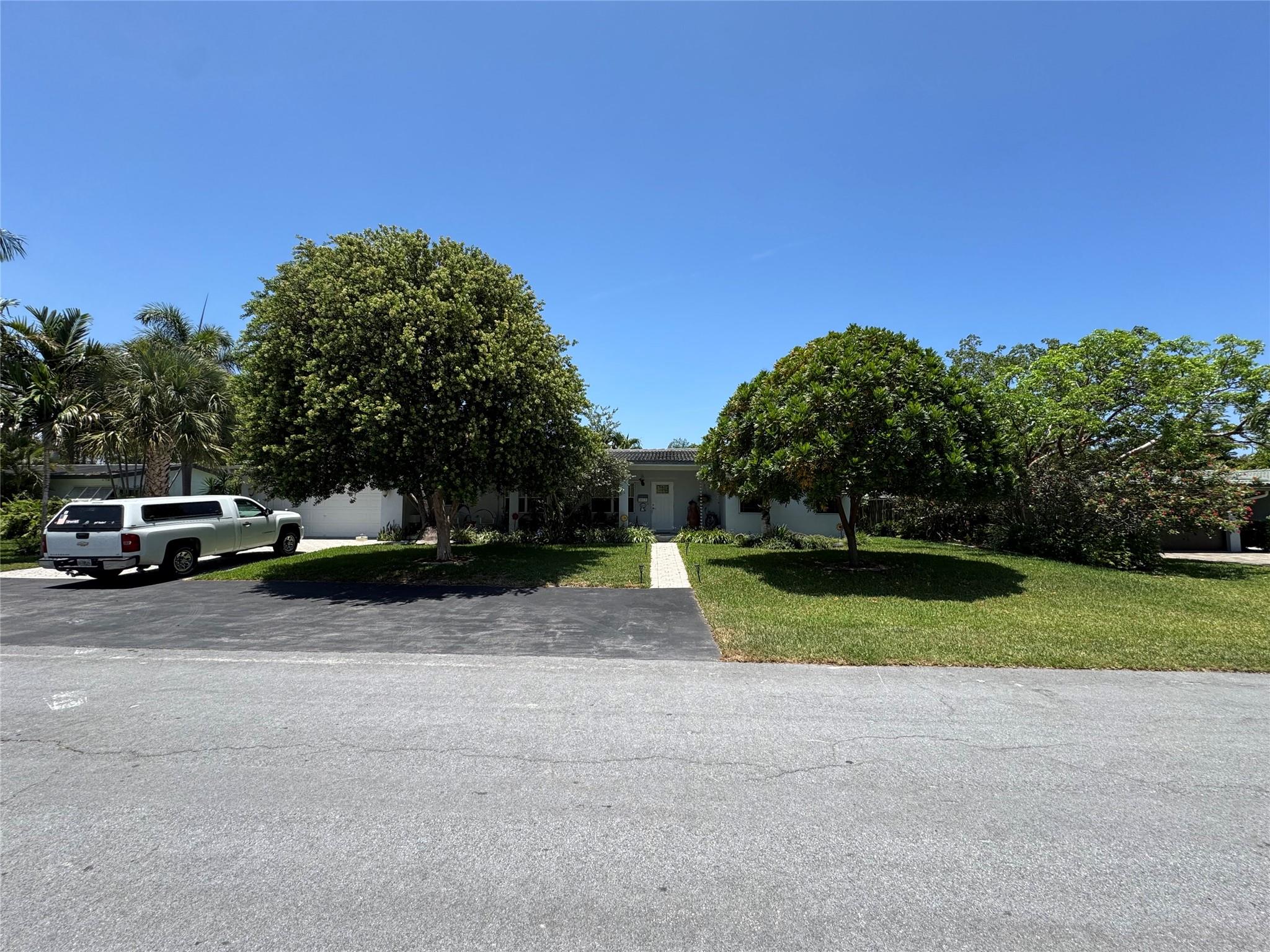 2617 NE 11 Court