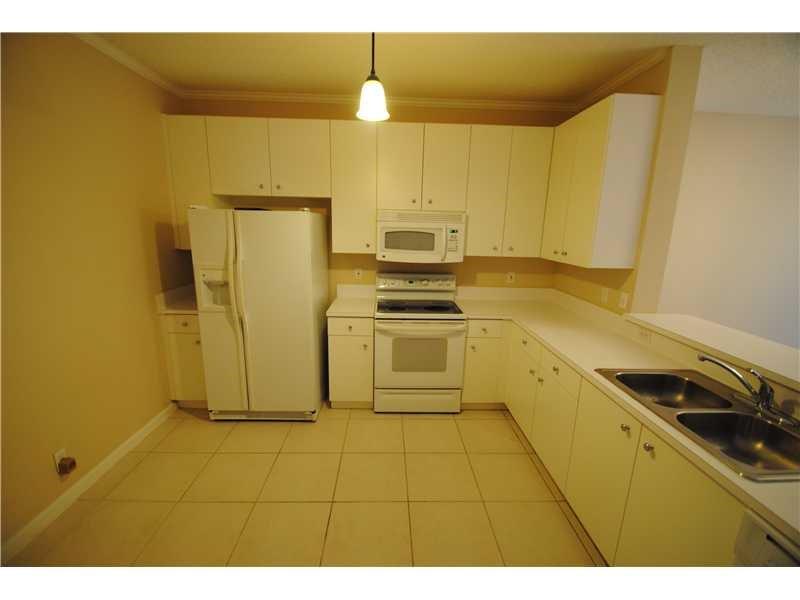 Lago West Sub 95-21 B - Residential Lease