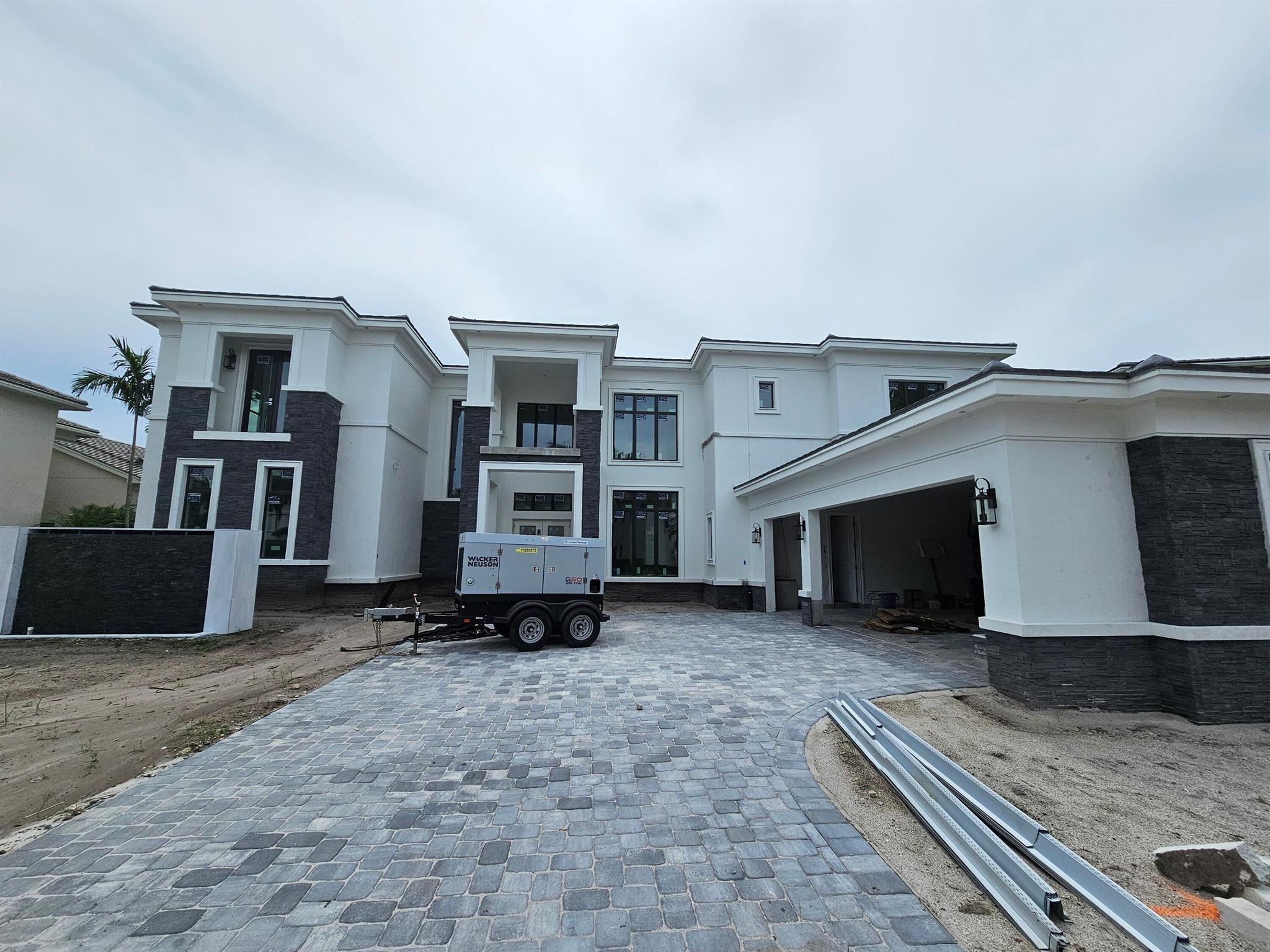 ROYAL PALM POLO - Residential