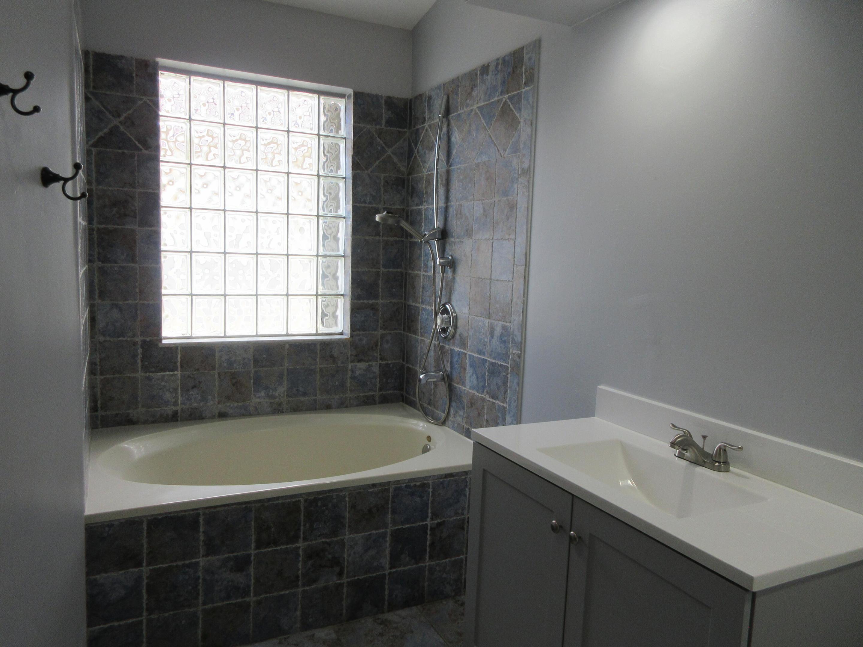 MAPLE RIDGE - Residential Lease