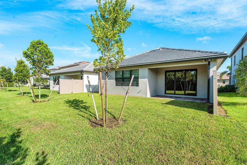 FIELDS AT GULFSTREAM POLO - Residential Lease