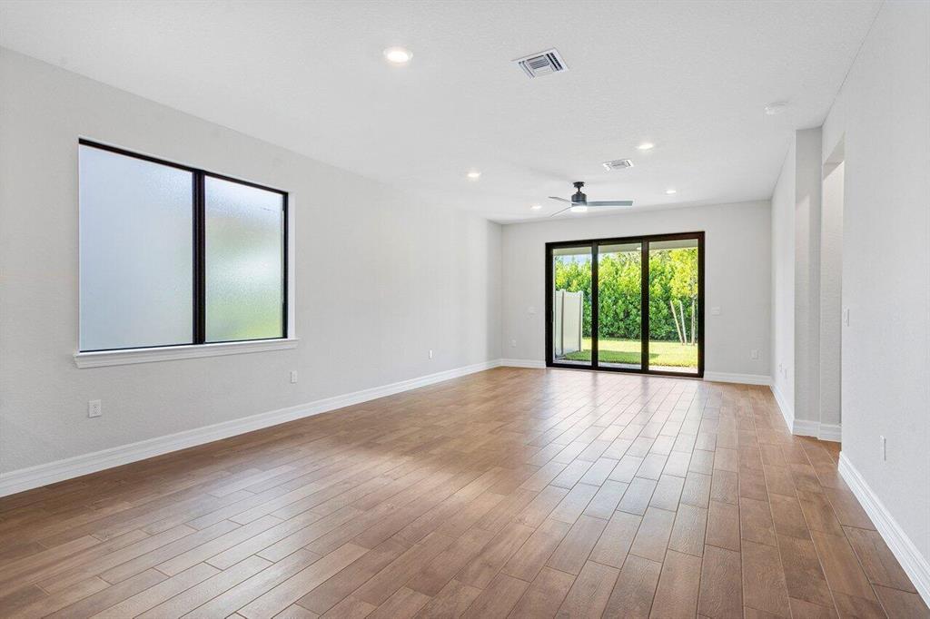 FIELDS AT GULFSTREAM POLO - Residential Lease