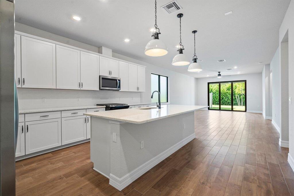 FIELDS AT GULFSTREAM POLO - Residential Lease