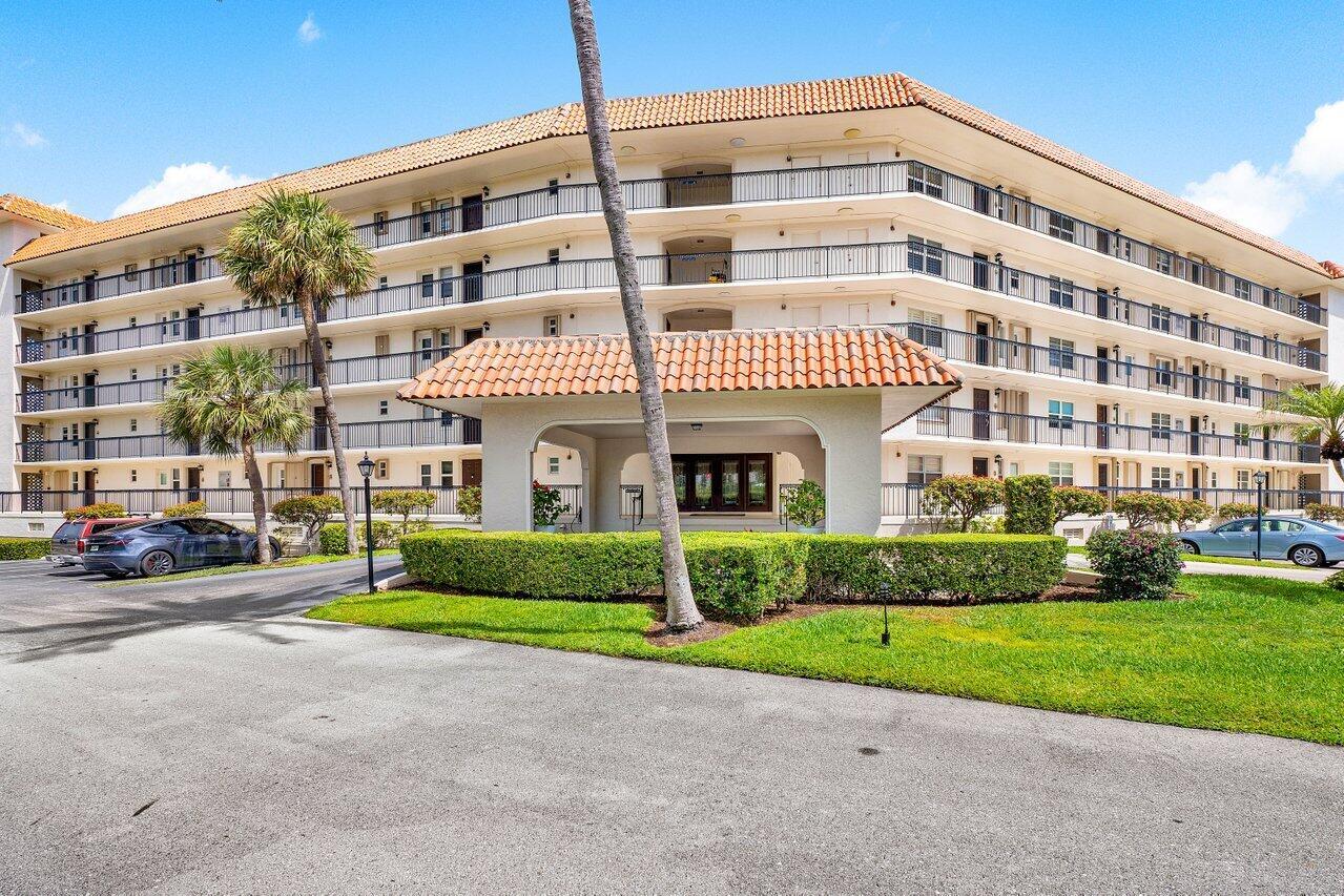 2871 N Ocean Boulevard M334