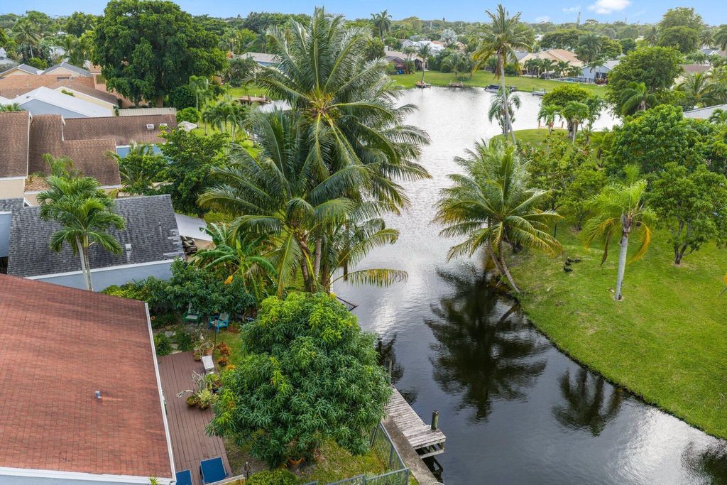 Photo of 1130 NW 18th Avenue, Delray Beach, FL 33445 (MLS # R11134457)