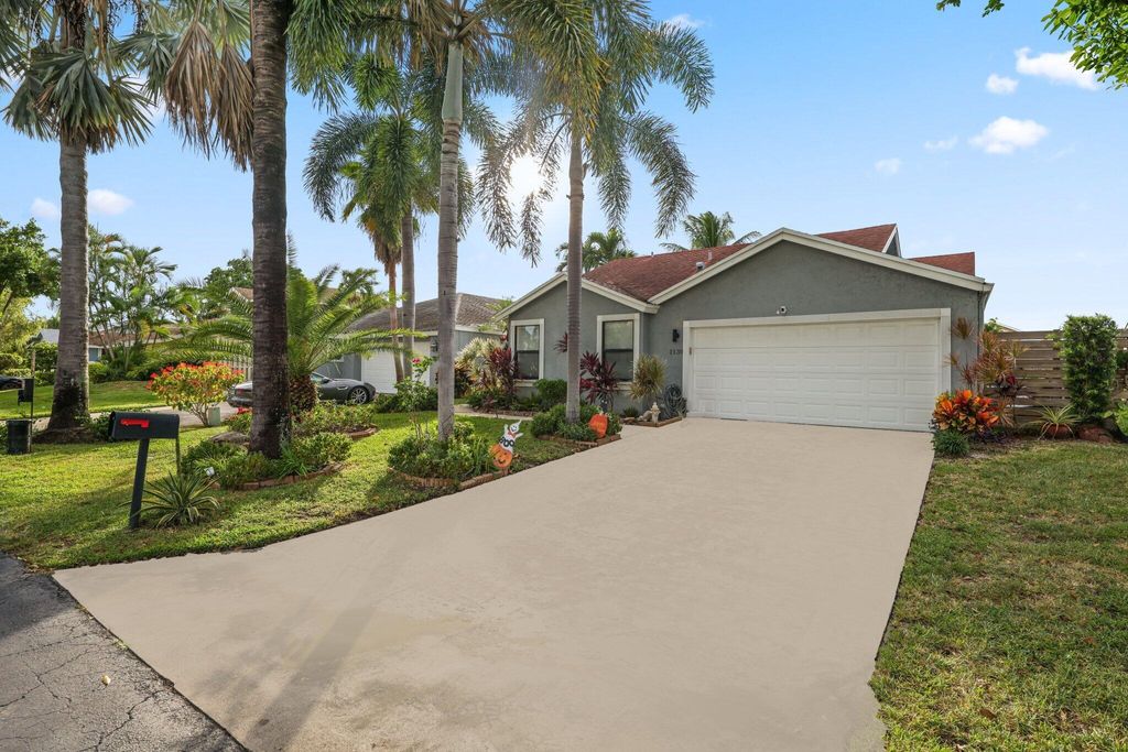 Photo of 1130 NW 18th Avenue, Delray Beach, FL 33445 (MLS # R11134457)