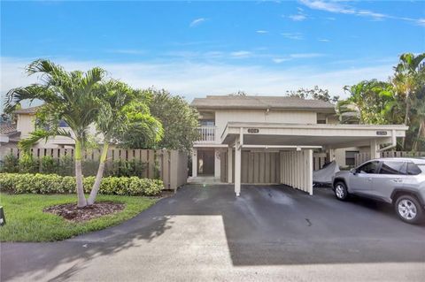 Property photo of 264 Deer Creek Wildwood Lane E, Deerfield Beach, FL 33442