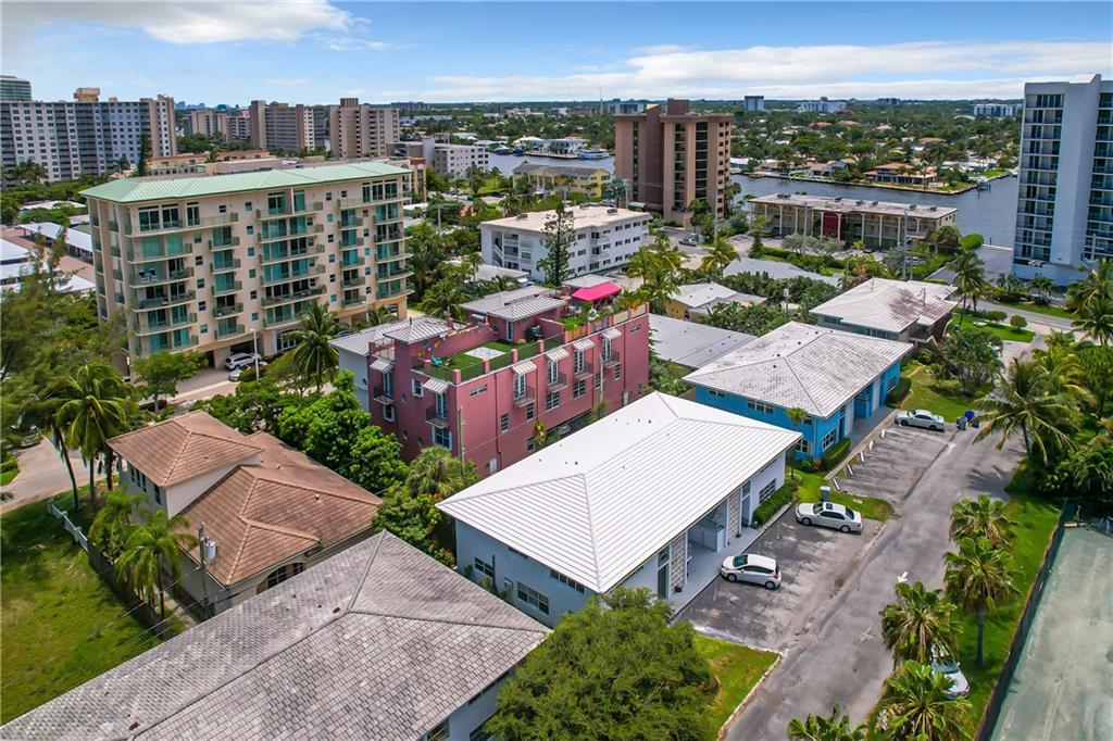 SILVER THATCH - Residential