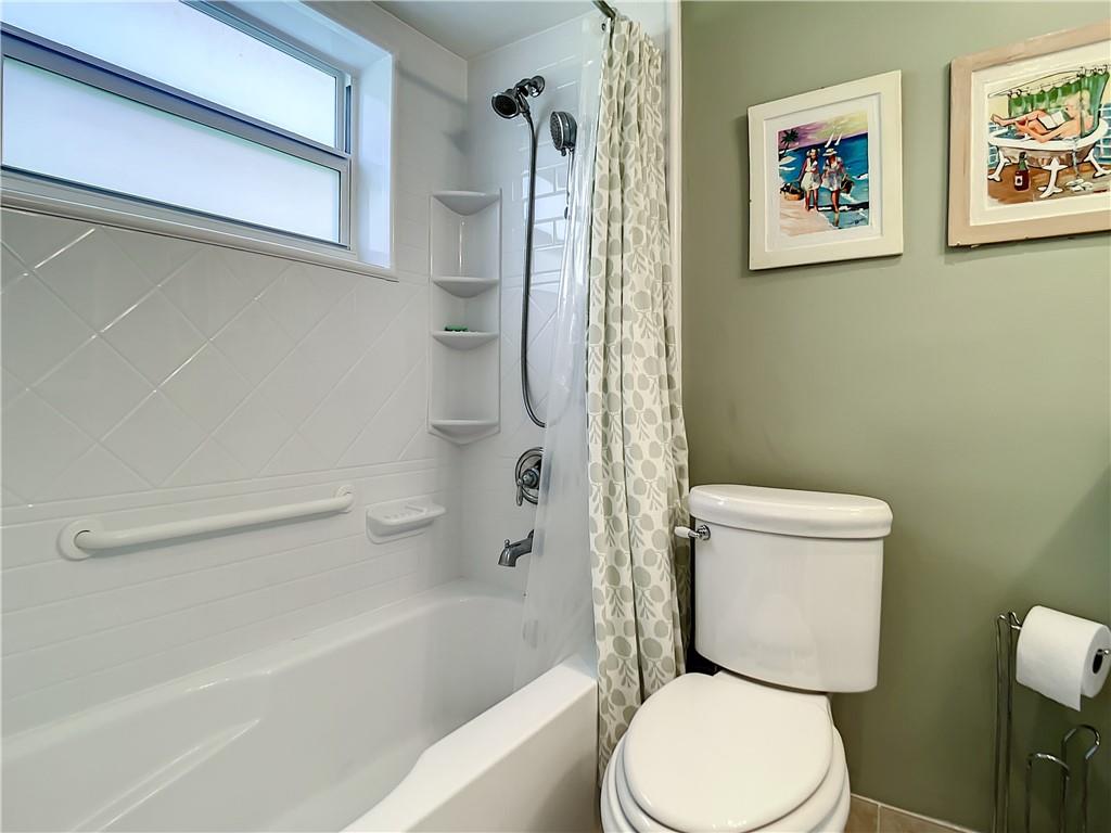 SILVER THATCH - Residential