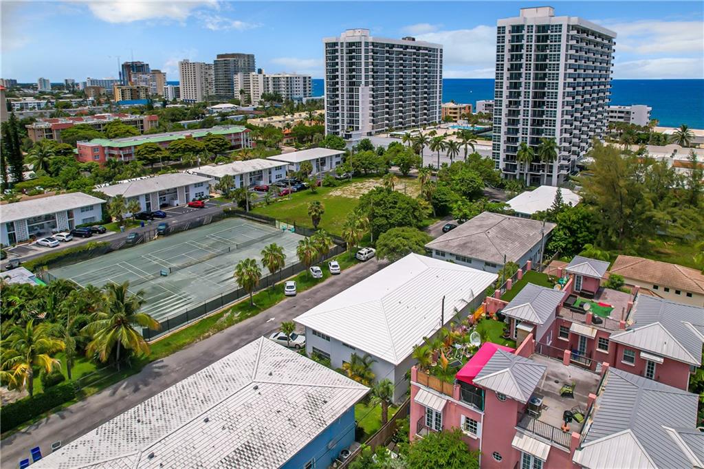 SILVER THATCH - Residential