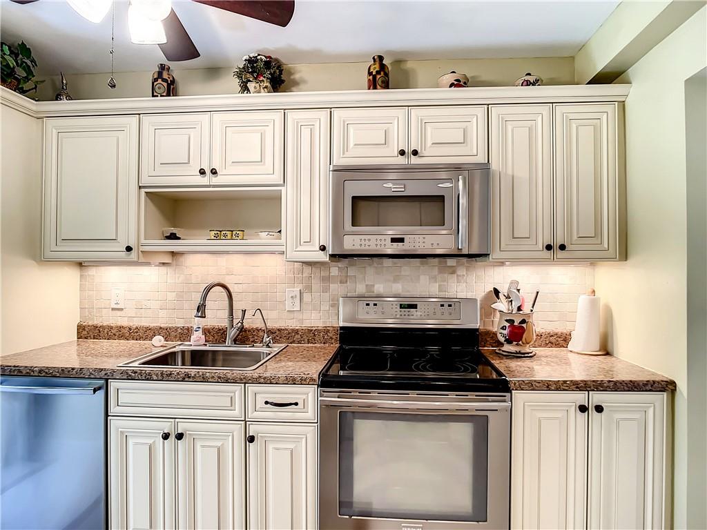 SILVER THATCH - Residential